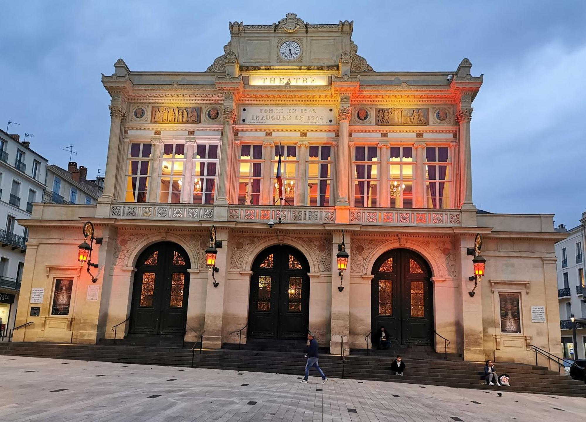 Confortable Appart 1Er Etage Centre Ville Netflix بزييه المظهر الخارجي الصورة